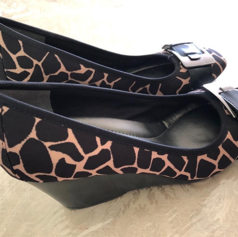 Bandolino heals cheetah prints